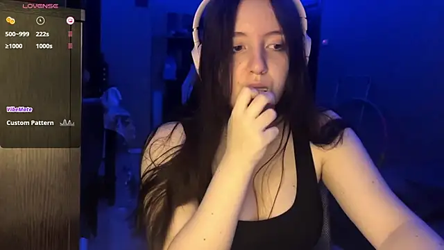 LauretteRagar online show from 10/03/25, 05:14