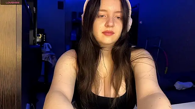 LauretteRagar online show from 09/29/25, 05:40