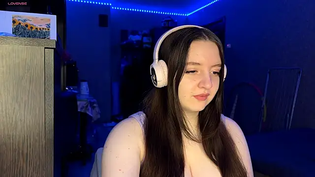 LauretteRagar online show from 12/05/25, 05:33