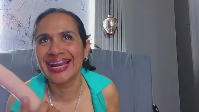 Snapshot of Vanessa_7_ chatting on 05/16/26, 01:15 Vanessa 7 online show from 05/16/26, 01:15
