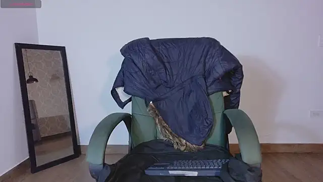 Vanessa 7  online show from 12/16/25, 10:14