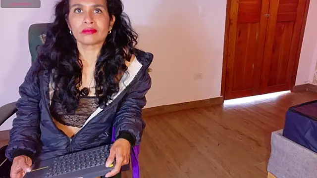 Vanessa 7  online show from 12/14/25, 01:49