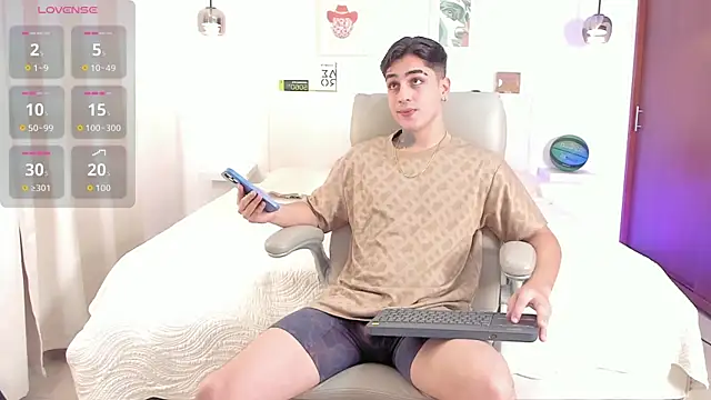 Thiago winteer online show from 11/21/25, 04:11