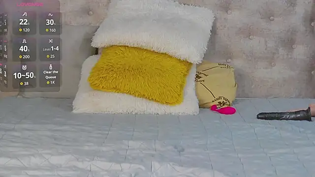 Snapshot of Leah_Brooks chatting on 11/25/25, 05:08 Leah Brooks online show from 11/25/25, 05:08