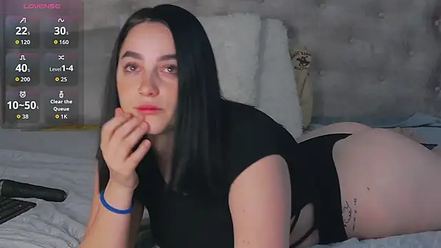 Snapshot of Leah_Brooks chatting on 11/24/25, 04:56 Leah Brooks online show from 11/24/25, 04:56