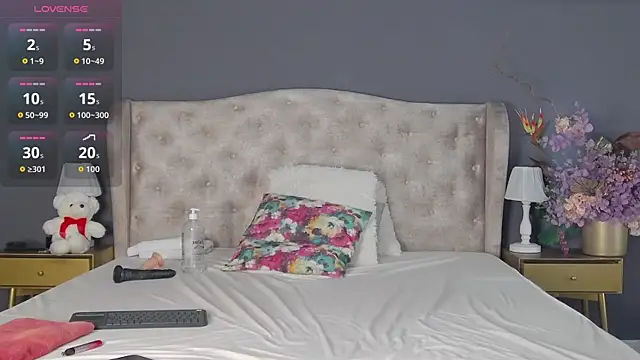 Snapshot of Leah_Brooks chatting on 10/26/25, 05:08 Leah Brooks online show from 10/26/25, 05:08