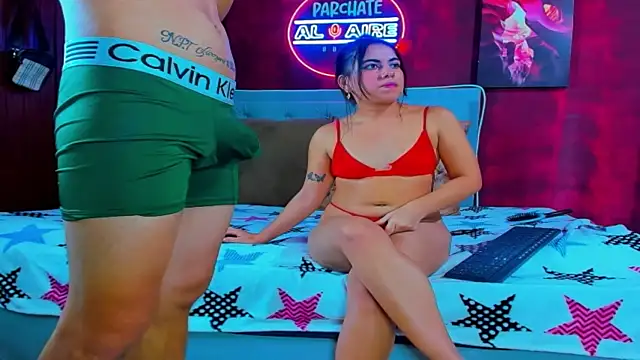 dereck and julie online show from 10/21/25, 02:00