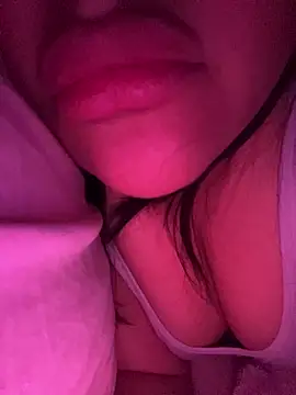 Snapshot of Regina_Escobar chatting on 11/08/25, 05:55 Regina Escobar online show from 11/08/25, 05:55