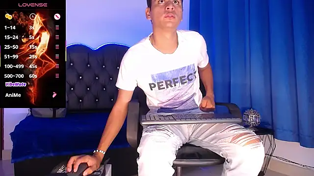 Charlie Cock  online show from 11/23/25, 04:22