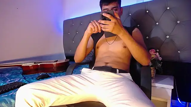 Charlie Cock  online show from 11/12/25, 04:27