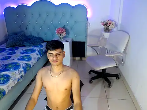 Charlie Cock  online show from 12/18/25, 04:06