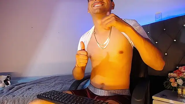 Charlie Cock  online show from 11/19/25, 04:34