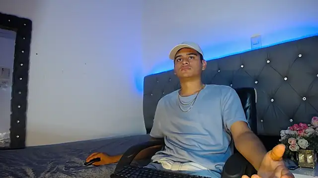 Charlie Cock  online show from 11/25/25, 04:02