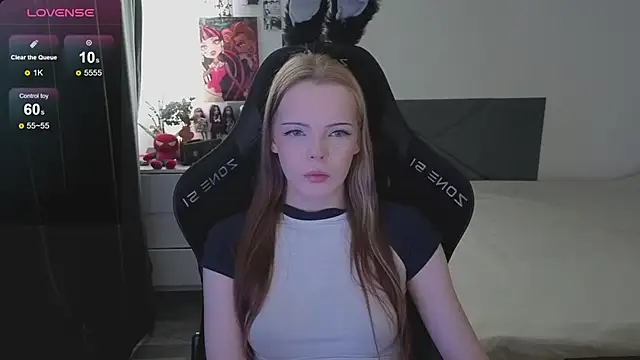 Luna Navy online show from 10/21/25, 09:30