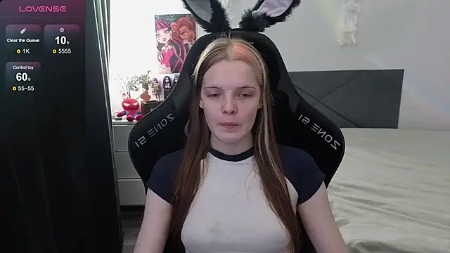 Luna Navy online show from 09/20/25, 08:41