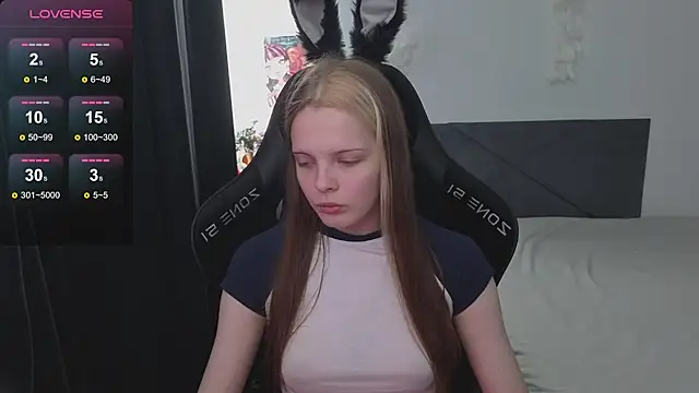 Luna Navy online show from 09/21/25, 09:03