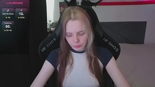 Luna Navy online show from 11/11/25, 09:04