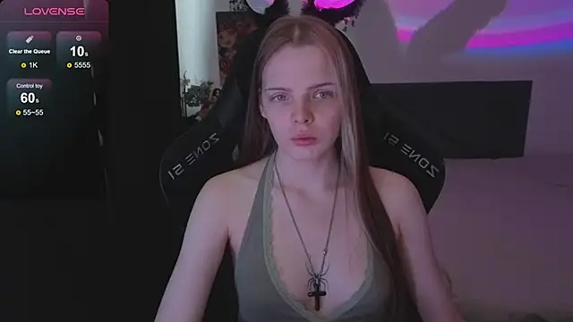 Luna Navy online show from 12/03/25, 08:14