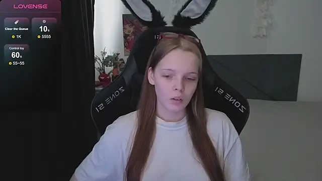 Luna Navy online show from 10/04/25, 09:00