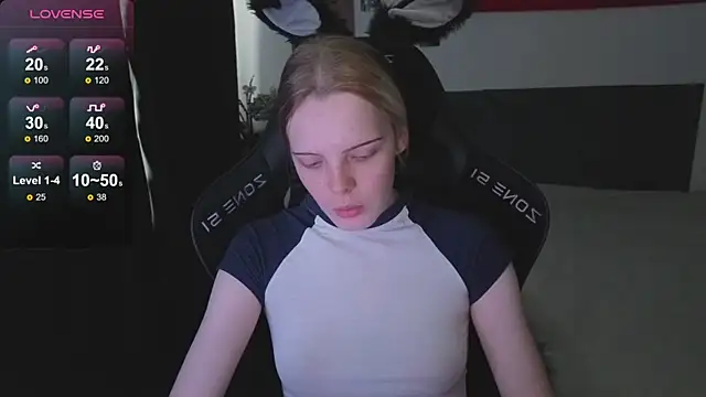 Luna Navy online show from 11/10/25, 09:03