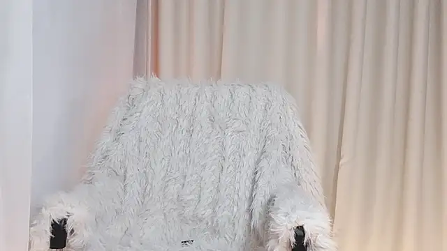 Vessi-babe online show from 12/14/25, 01:17