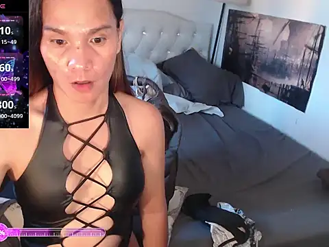 Snapshot of NinaDOM4CUM chatting on 06/15/26, 12:44 NinaDOM4CUM online show from 06/15/26, 12:44