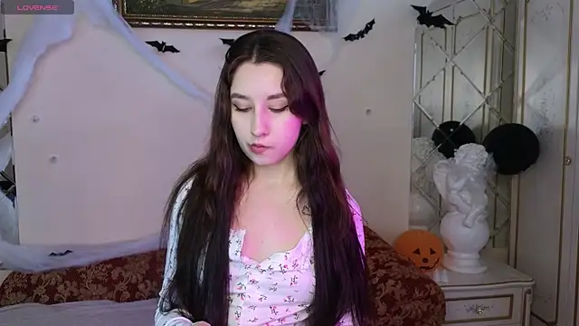 Eva Maller online show from 11/01/25, 04:41