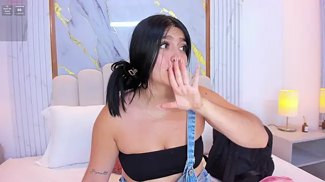 isabel sofiaa online show from 10/31/25, 04:42