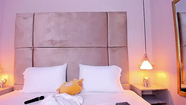 isabel sofiaa online show from 09/21/25, 03:44