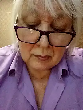 Alexia64231 online show from 12/01/25, 03:51