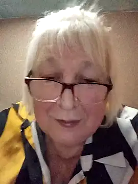 Alexia64231 online show from 10/31/25, 03:19