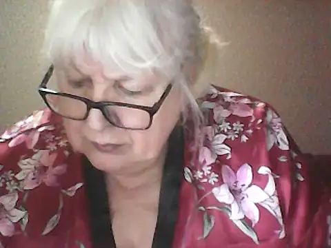 Alexia64231 online show from 04/29/26, 03:00