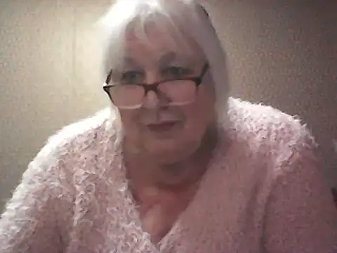 Alexia64231 online show from 12/17/25, 06:35