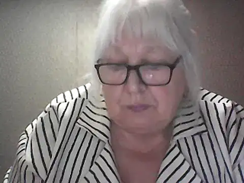 Alexia64231 online show from 04/15/26, 03:49