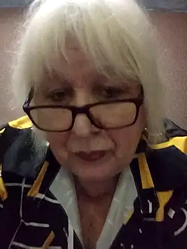 Alexia64231 online show from 11/28/25, 12:38