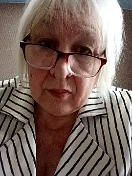 Alexia64231 online show from 12/05/25, 08:57