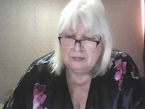 Alexia64231 online show from 05/03/26, 04:28