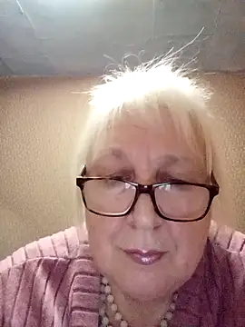 Alexia64231 online show from 11/07/25, 04:44