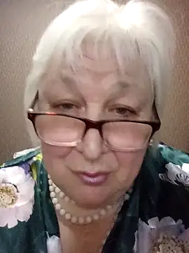 Alexia64231 online show from 11/17/25, 07:18