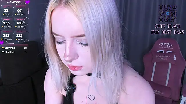 godlikegirlyy online show from 03/17/26, 03:15