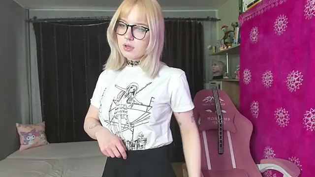 Snapshot of godlikegirlyy chatting on 09/16/25, 11:55 godlikegirlyy online show from 09/16/25, 11:55