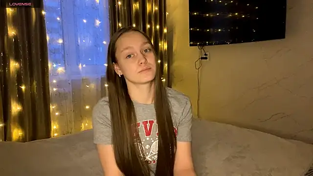 Snapshot of SoSweetGirl chatting on 12/18/25, 10:08 SoSweetGirl online show from 12/18/25, 10:08