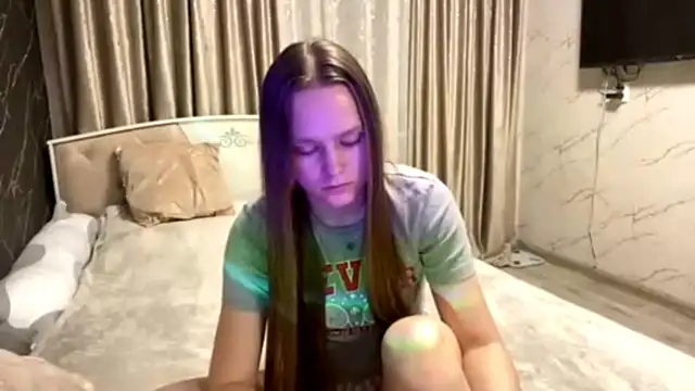 Snapshot of SoSweetGirl chatting on 11/04/25, 01:04 SoSweetGirl online show from 11/04/25, 01:04