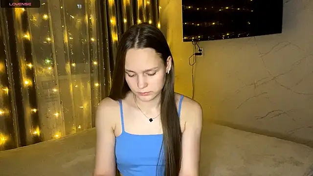 Snapshot of SoSweetGirl chatting on 12/15/25, 06:03 SoSweetGirl online show from 12/15/25, 06:03