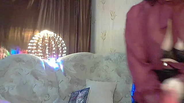 LedyNika online show from 10/28/25, 07:02