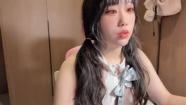 Lilium-520 online show from 11/23/25, 11:53