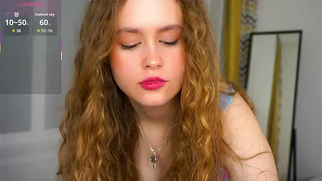 SusannaScholler online show from 10/28/25, 07:13