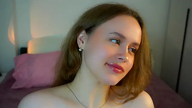 SusannaScholler online show from 10/17/25, 06:43