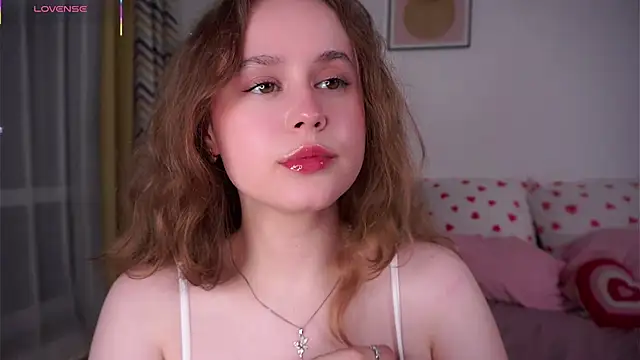 Snapshot of SusannaScholler chatting on 05/17/26, 10:43 SusannaScholler online show from 05/17/26, 10:43