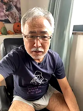 gholly2007 online show from 10/23/25, 02:21